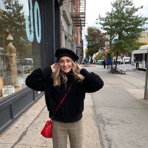 Meet your Posher, Ainsley